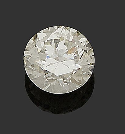 null BAGUE en platine ornée d'un diamant taillé en brillant.
Poids du diamant : 4,98...