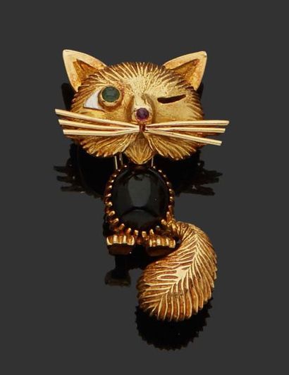 VAN CLEEF & ARPELS 
Small "mischievous cat" brooch in 18K (750) yellow gold, the...