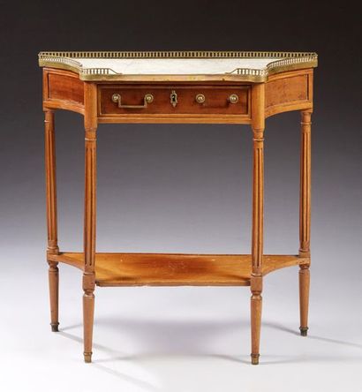 null CONSOLE in mahogany with curved sides and white marble top with brass gallery,...