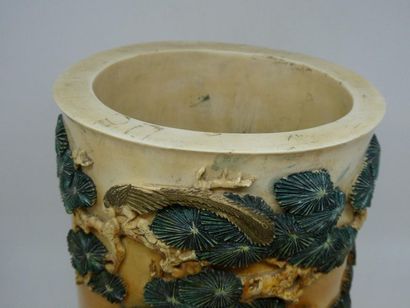 null CHINA



Ivory bitong carved in relief of bamboos and beanched birds and partially...