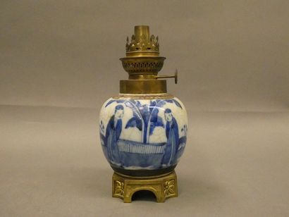null CHINA



Pair of vases with Imari decoration.



Ht: 31 cm



A small blue and...