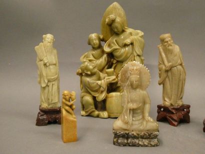 null CHINA



Set of nine hard stone statuettes including characters, seal, Buddha,...