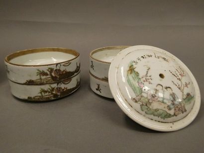 null CHINA



White porcelain box with four compartments decorated with characters....