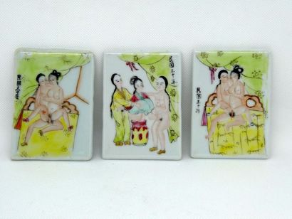 null CHINA



Set comprising three porcelain plates with an erotic subject.



Dim...