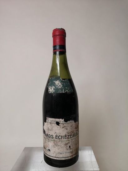 null 1 bouteille GRANDS ECHEZEAUX Grand cru - Domaine de La ROMANEE CONTI 1952

Etiquette...