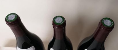null 3 bouteilles CLOS de VOUGEOT Grand cru - Méo-Camuzet 2002

1 étiquette légèrement...