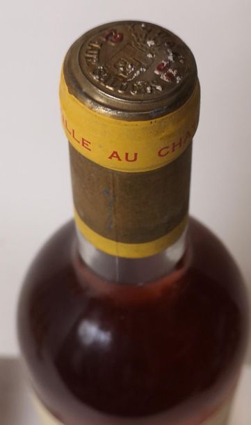 null 1 bouteille CHÂTEAU D'YQUEM - 1er Grand cru supérieur Sauternes 1982


