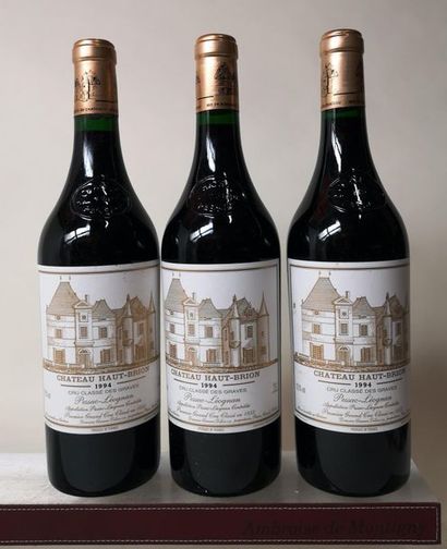 null 3 bouteilles CHÂTEAU HAUT BRION - 1er Grand cru classé Pessac Léognan 1994
...