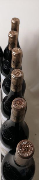 null 11 bouteilles CHÂTEAU HAUT BRION - 1er Grand cru classé Pessac Léognan 1999

Caisse...