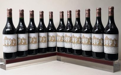 null 11 bouteilles CHÂTEAU HAUT BRION - 1er Grand cru classé Pessac Léognan 2002

1...