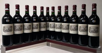 null 12 bouteilles Château LAFITE ROTHSCHILD - 1er Grand cru classé Pauillac 1999

Caisse...
