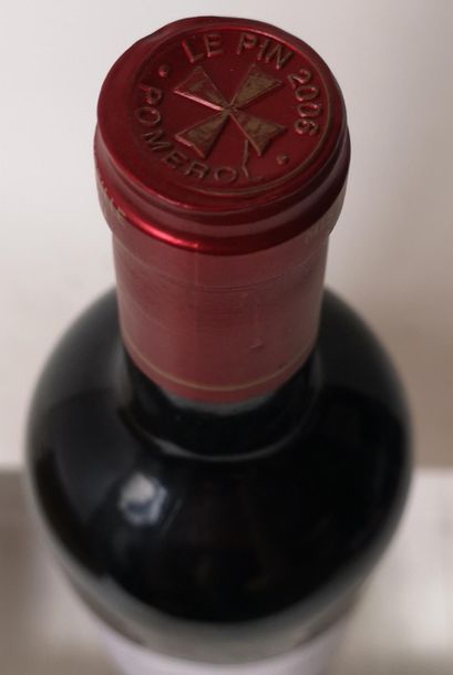 null 1 bouteille CHÂTEAU Le PIN - Pomerol 2006


