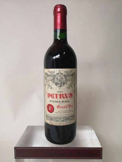 null 1 bouteille PETRUS 1990

Etiquette légèrement tâchée, niveau base goulot.
