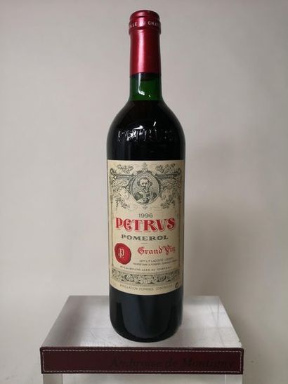 null 1 bouteille PETRUS 1996

Niveau légèrement bas.