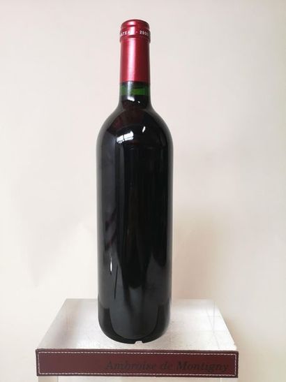 null 1 bouteille PETRUS 2000

