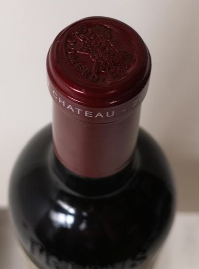 null 1 bouteille PETRUS 2010

