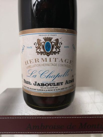null 1 bouteille HERMITAGE La CHAPELLE - Paul Jaboulet 1961

Etiquette très légèrement...