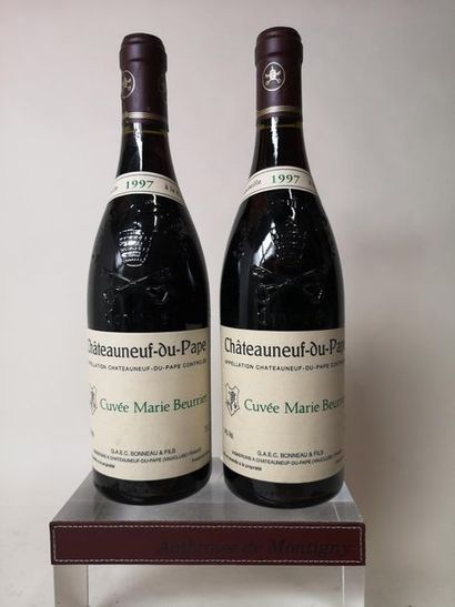 null 2 bouteilles CHÂTEAUNEUF du PAPE "Cuvée Marie Beurrier" - Henri Bonneau 1997

Etiquettes...