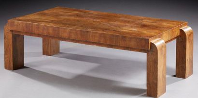JACQUES ADNET (1900-1984) 
Table basse en placage de palissandre, plateau rectangulaire...