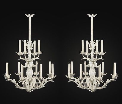 TRAVAIL FRANÇAIS 
Pair of chandeliers in white lacquered metal and plaster with foliage...