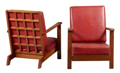 RENÉ GABRIEL (1890-1950) 
Pair of oak armchairs 
Back and seat covered with red leatherette...