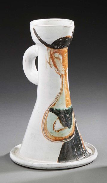 ATELIER DU GRAND CHÊNE 
Vase en céramique émaillée à décor en polychromie d'une femme...