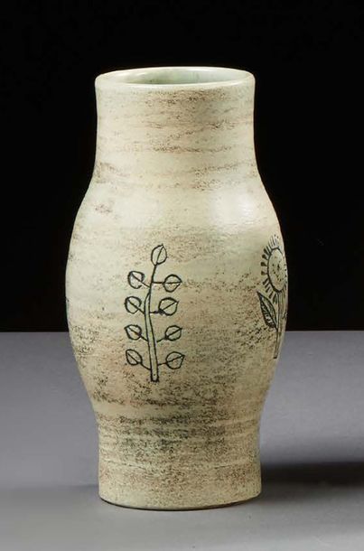 JACQUES BLIN (1920-1995) 
Vase en céramique émaillée à décor floral 
Signé J Blin...