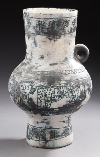 JACQUES BLIN (1920-1995) 
Vase en céramique émaillée à décor d'animaux fantastiques...