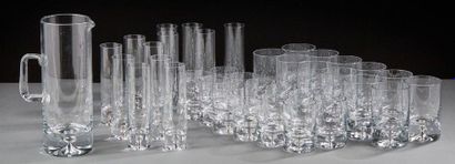 Tapio WIRKKALA (1915-1985) 
Service en verre translucide comprenant 36 verres et...