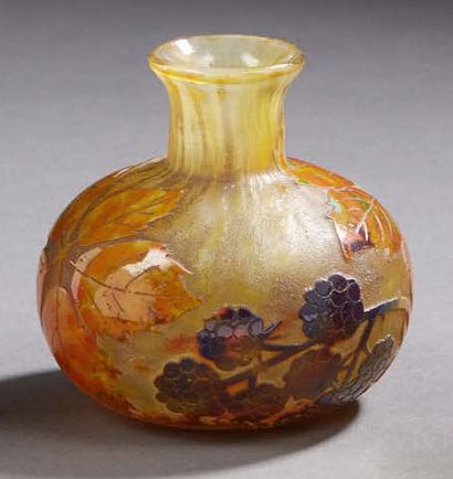 DAUM Nancy 
Curved vase with small flared neck in lined glass with acid-etched decoration...