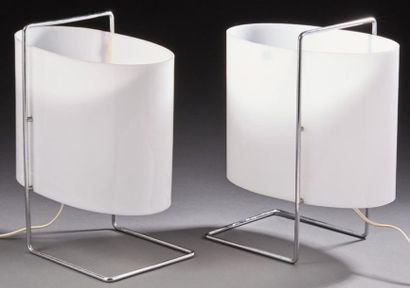 Roger FATUS (né en 1926) 
Paire de lampes de table modèle «1021» à armature en métal...