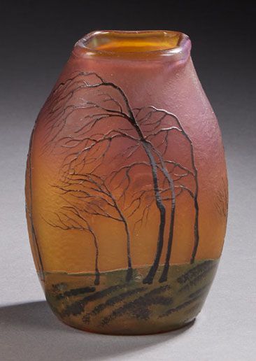 MULLER FRERES LUNEVILLE 
Lined glass vase with acid-etched decoration of a forest...