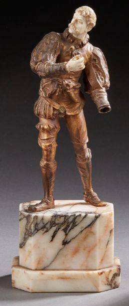 TRAVAIL FRANÇAIS 
Sculpture chryséléphantine en bronze patiné et ivoire figurant...