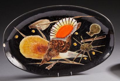 Guy Trévoux (1920-2011) 
Plat en céramique émaillée polychrome à décor de crustacés...