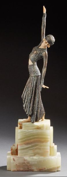 DEMETER CHIPARUS, DANS LE GOÛT DE 
Sculpture chryséléphantine en bronze à patine...