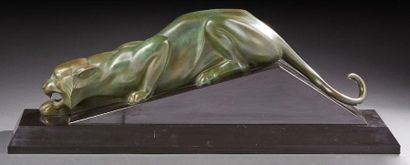 Georges LAVROFF (1895-1991) 
Sculpture en bronze à patine verte figurant une panthère...