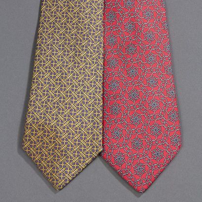 null HERMES, Paris
Lot de trois cravates en soie.