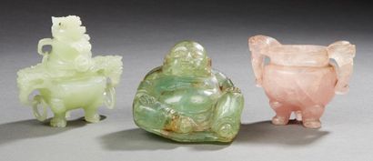 CHINE XXe siècle Set in hard stones: small quartz perfume burner, small serpentine...