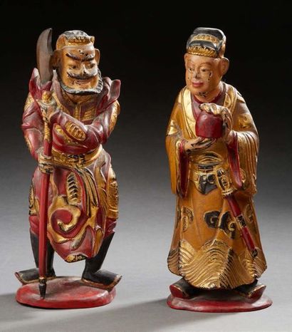CHINE XXe siècle Deux statuettes en bois laqué et doré, Zhong kui tenant sa hallebarde...