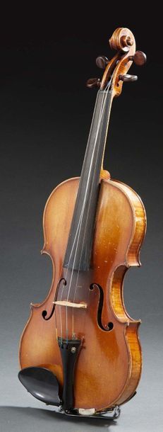 null VIOLON DE LEON MOUGENOT MIRECOURT.
Labelled Léon
Mougenot
Left.
Circa 1920.
357...