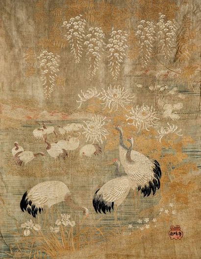 JAPON * Embroidery on silk depicting waders (Emus). 
 Signature on the bottom right.
Size:...