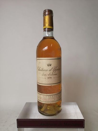 null 1 bouteille CHATEAU D'YQUEM - Sauternes 1979


Niveau base goulot. Manque le...