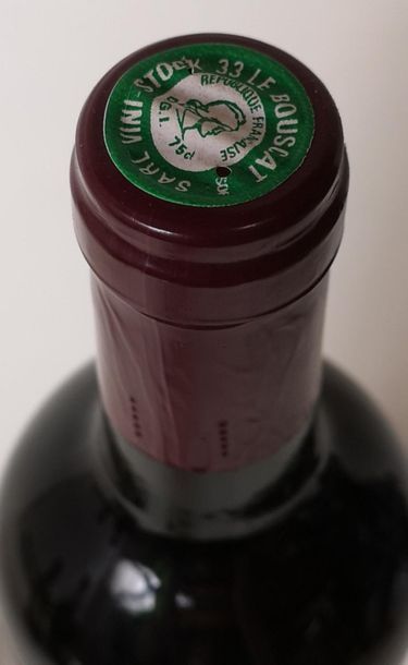 null 1 bouteille CHÂTEAU LATOUR - 1er GCC Pauillac 1987


Légèrement basse, étiquette...