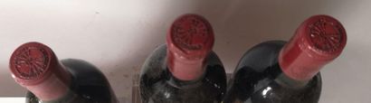 null 3 bouteilles CARRUADES de LAFITE - Pauillac 1987


Etiquettes abimées et déchirées,...