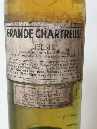 null 1 bouteille CHARTREUSE CIRCA 1941 


Etiquette légèrement tachée, niveau haute...