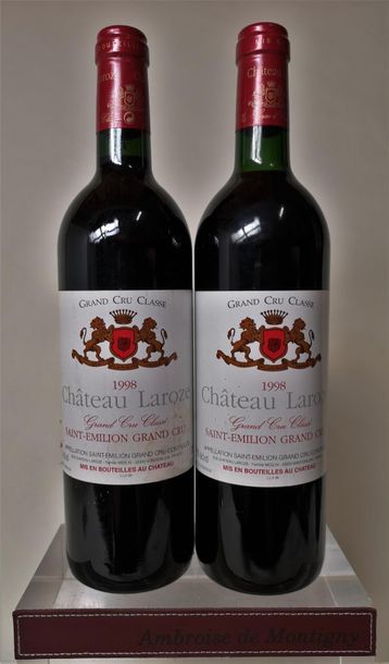 null 2 bouteilles CHÂTEAU LAROZE - Saint Emilion Grand cru 1998

Etiquettes légèrement...