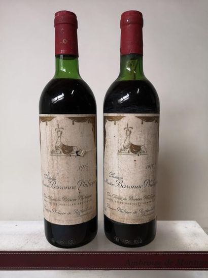 null 2 bouteilles CHÂTEAU MOUTON BARONNE PHILIPPE - 5é Gcc Pauillac 1975

Etiquettes...
