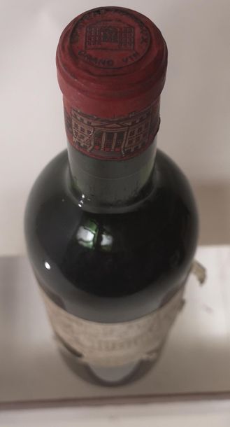 null 1 bouteille CHÂTEAU MARGAUX - 1er Gcc Margaux 1962

Etiquette légèrement tachée...