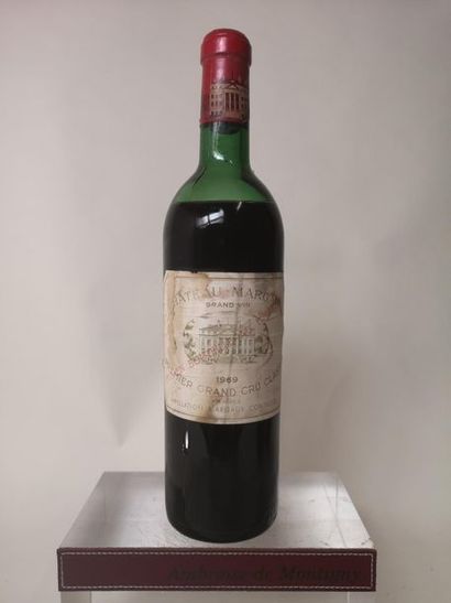 null 1 bouteille CHÂTEAU MARGAUX - 1er Gcc Margaux 1969

Etiquette tachée, niveau...