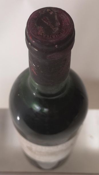 null 1 bouteille CHÂTEAU MARGAUX - 1er Gcc Margaux 1977

Etiquette légèrement tachée,...
